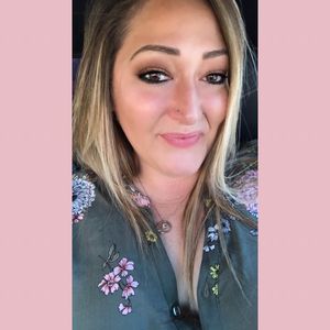 Meet your Posher, Stephanie